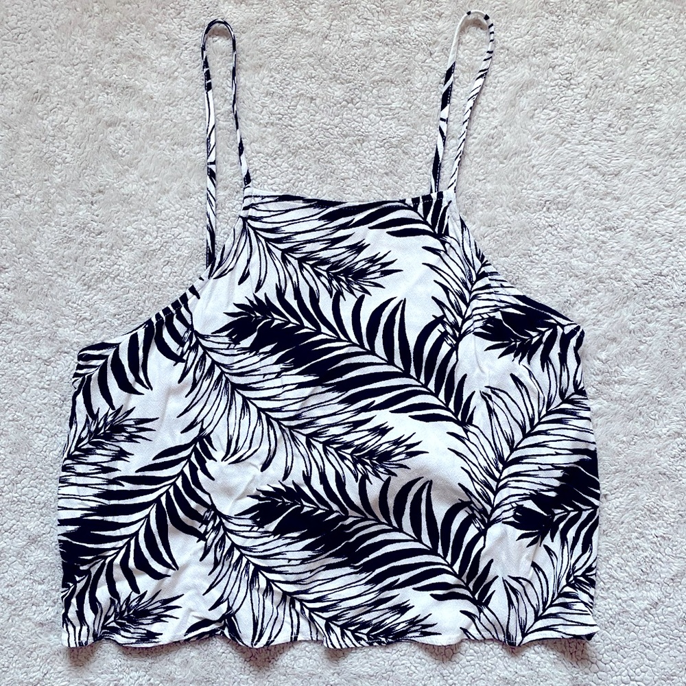 Medium Kendall & Kylie Black and White Palm Leaf Halter Crop Top